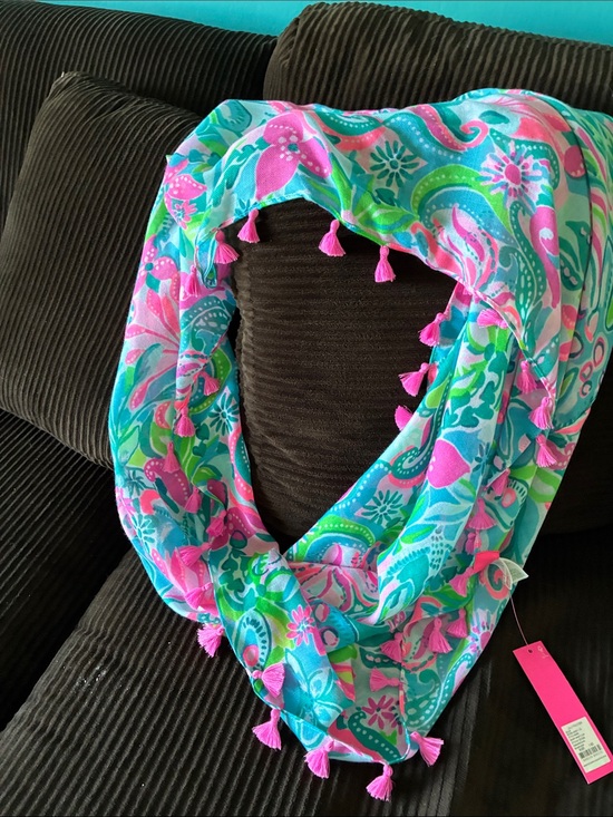 Lilly Pulitzer Other - Lilly Pulitzer Pink & Teal Floral Tassel scarf. Shawl